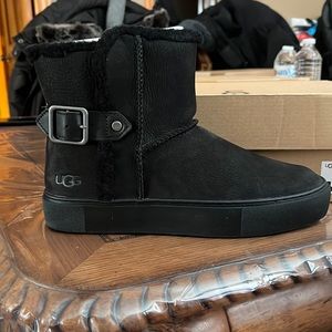 Ugg Aika